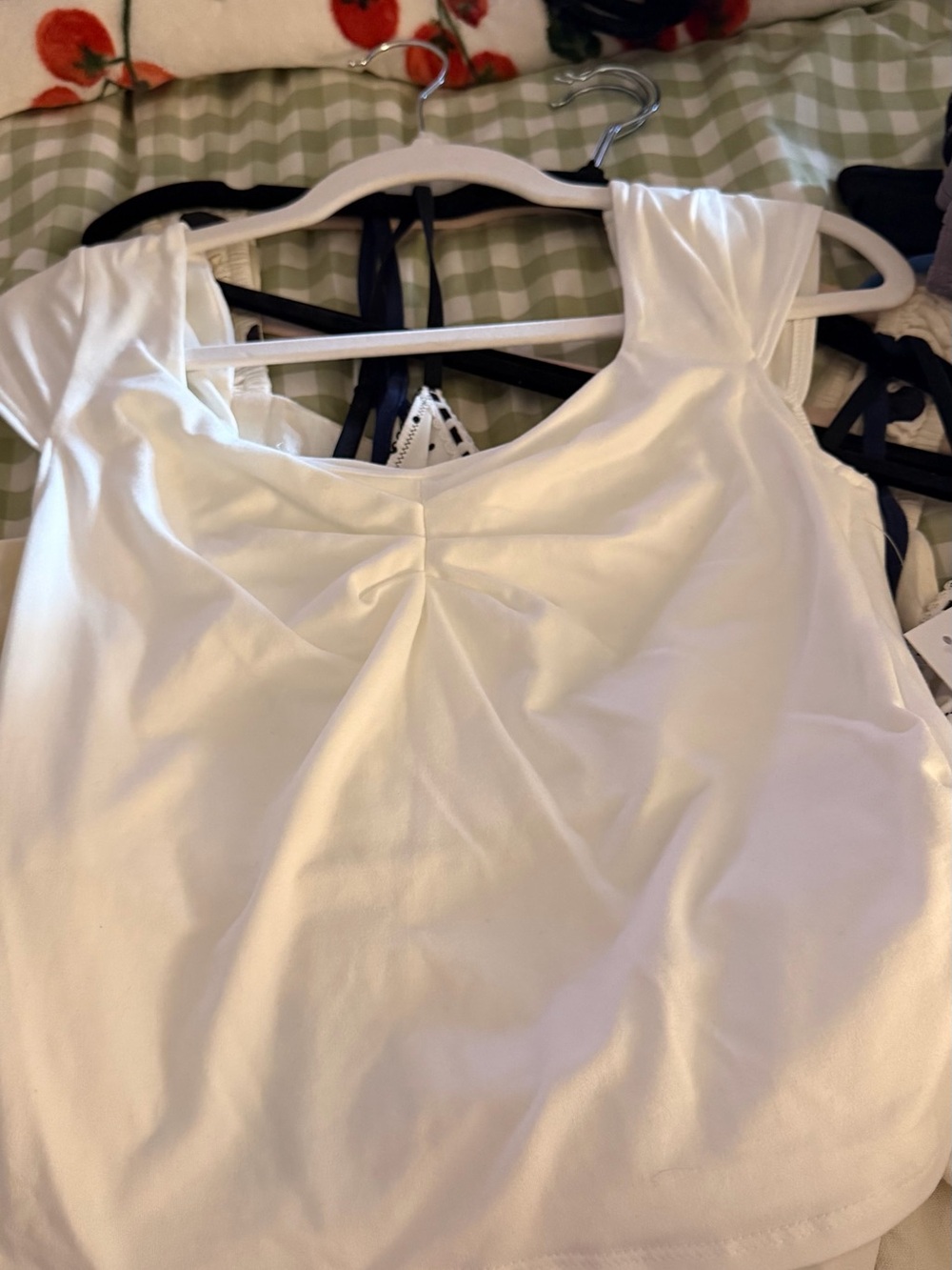 Source Unknown White Sleeveless Pleat-Front Tank Top